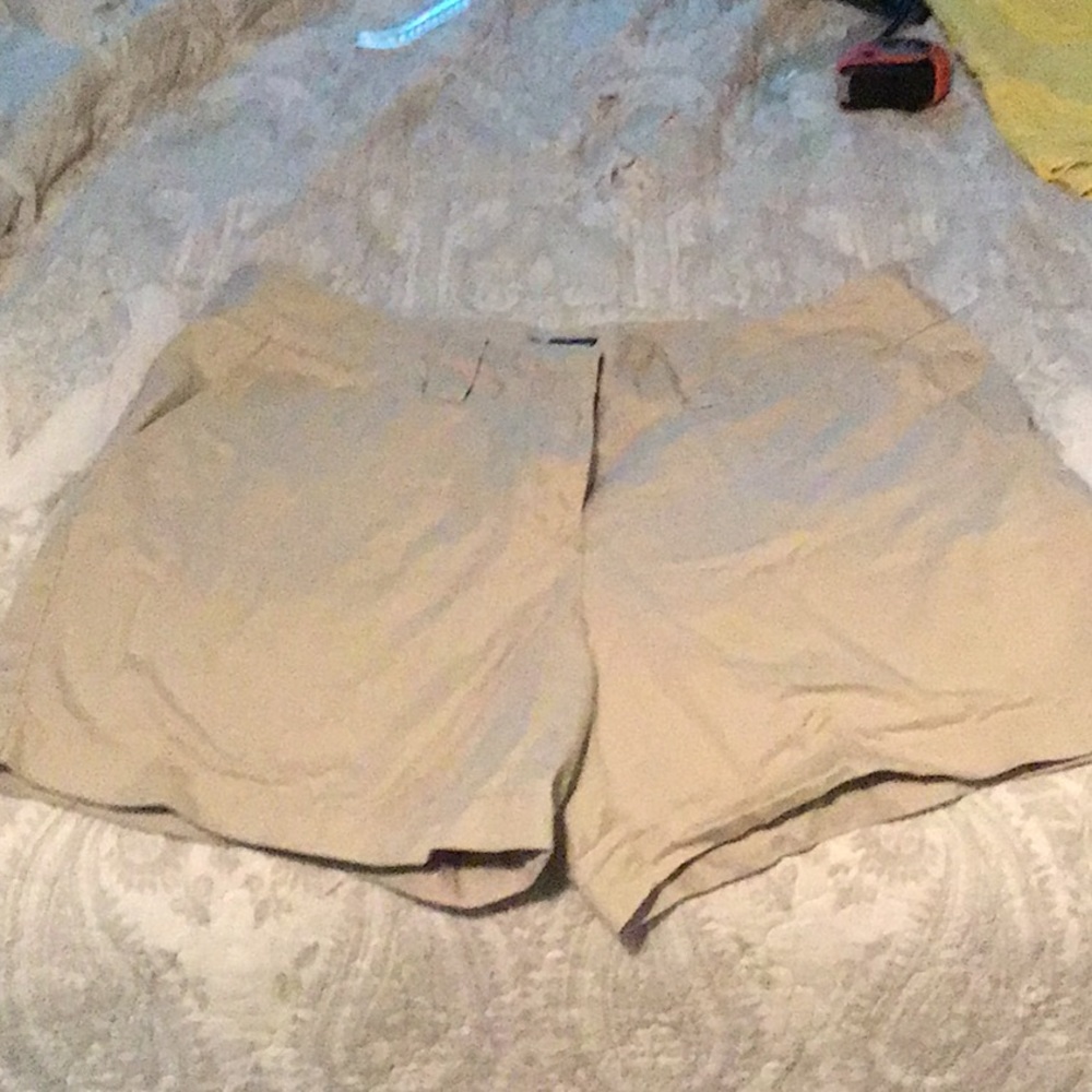 Tommy Hilfiger khaki shorts size 12